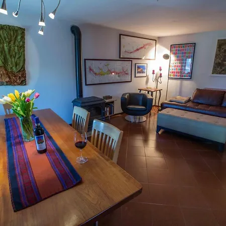 2 Bedroom House In Historic Center Of Neive Ferienhaus Neive