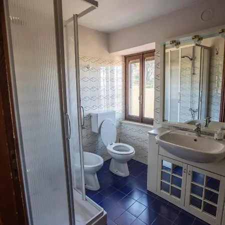 2 Bedroom House In Historic Center Of Neive Casa vacanze *